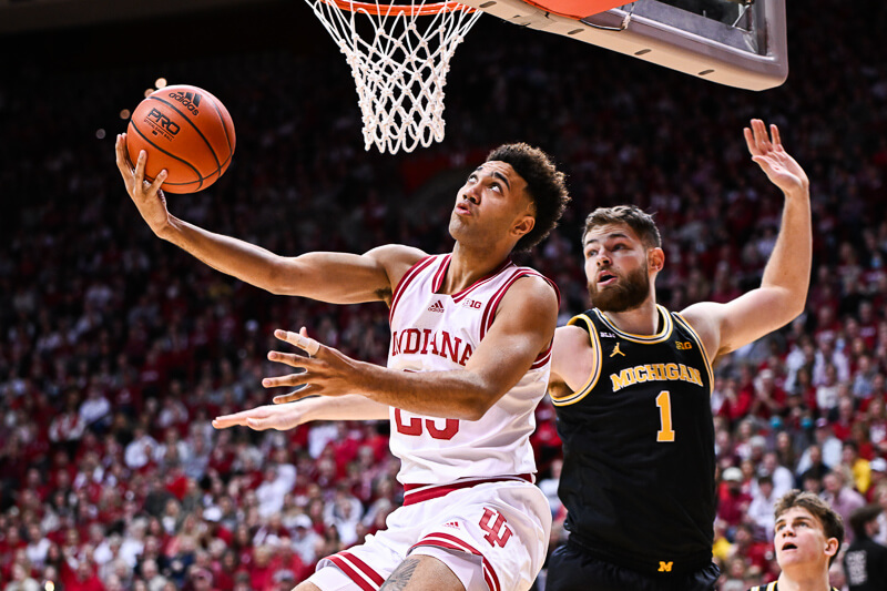 Al sonar la campana: Indiana 75, Michigan 73 — Dentro del auditorio