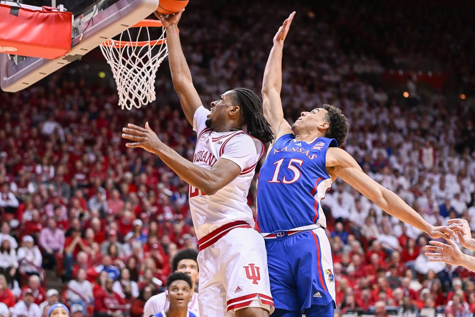 Bij de zoemer: Kansas 75, Indiana 71 – Indoor