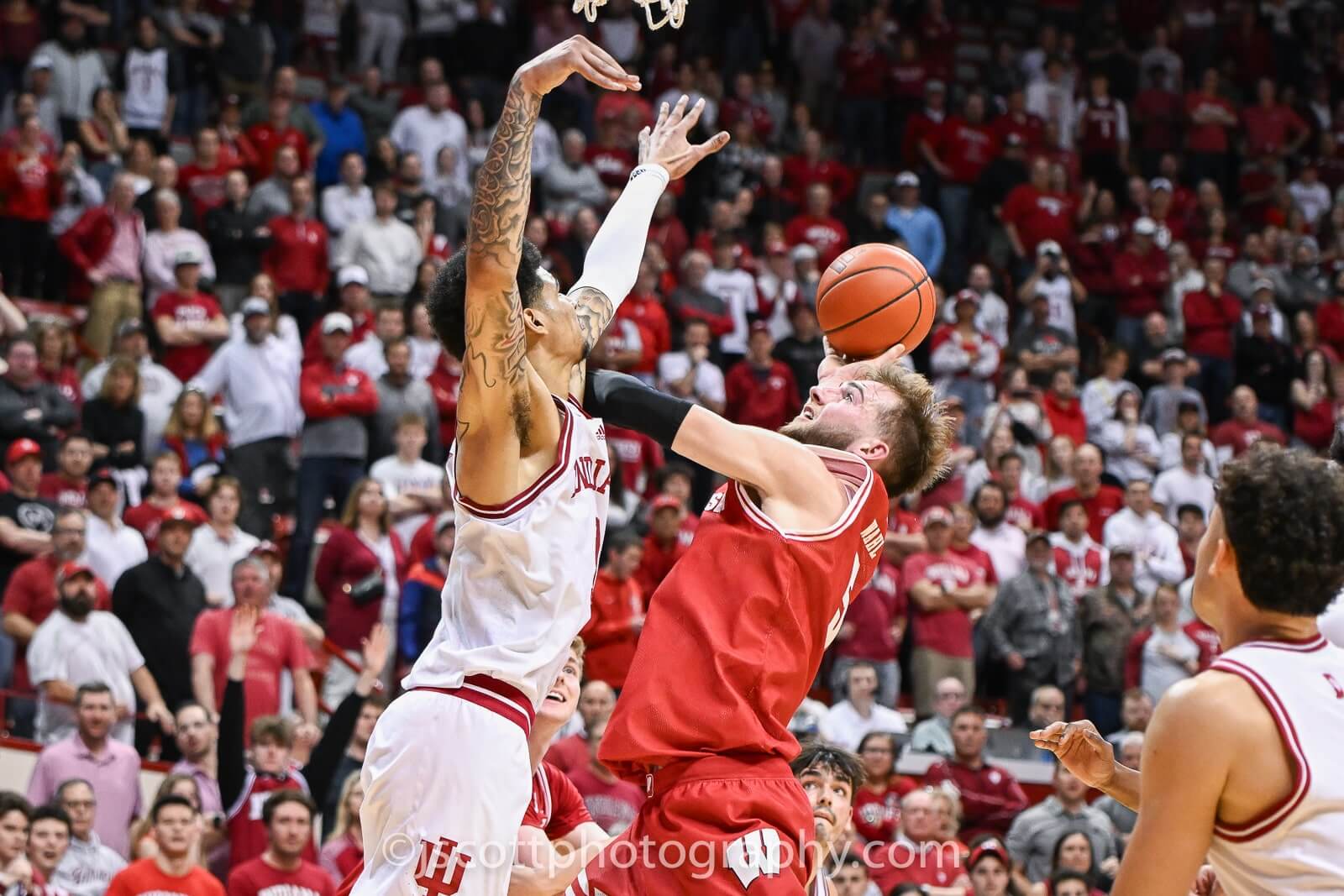 Indiana's late-game defense quiets alarms in 74-70 win against Wisconsin - Inside the Hall | Indiana Hoosiers Basketball News, Recruiting and Analysis - Vimarsana News