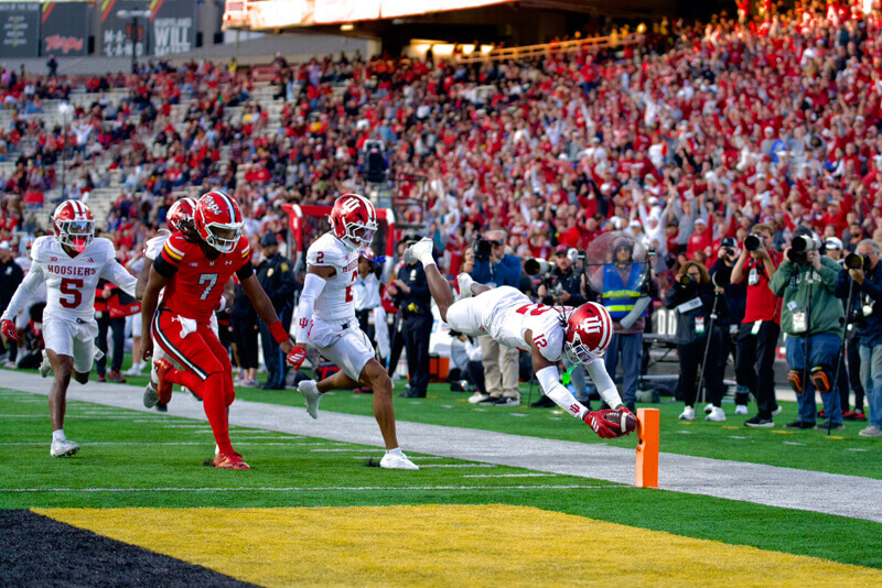 Devan Boykin dives for a touchdown.