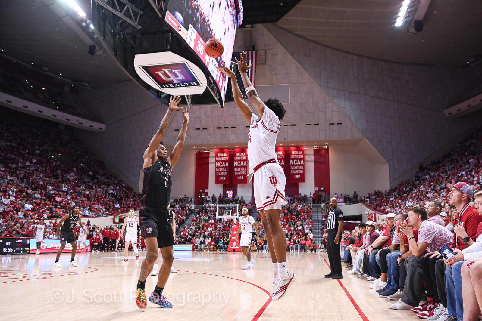 Photos of IU basketball's 98-51 win against Alabama A&M.
