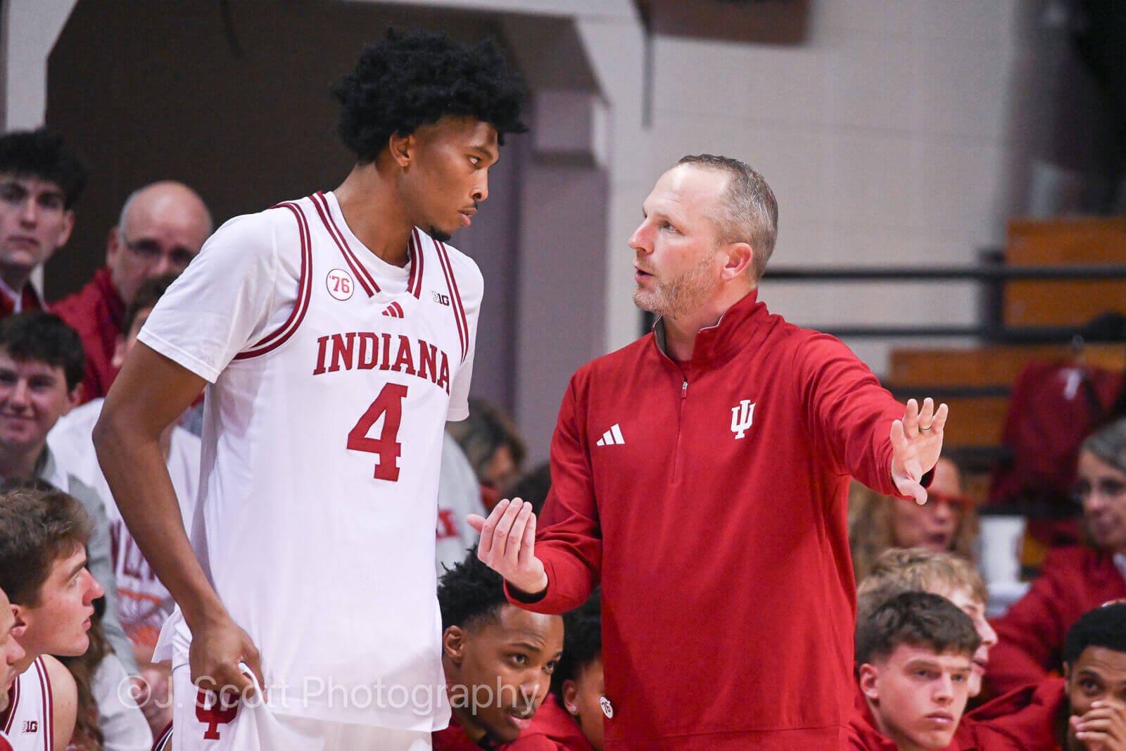 Video: Darian DeVries, Nick Dorn react to win against Bethune-Cookman – Inside the Hall