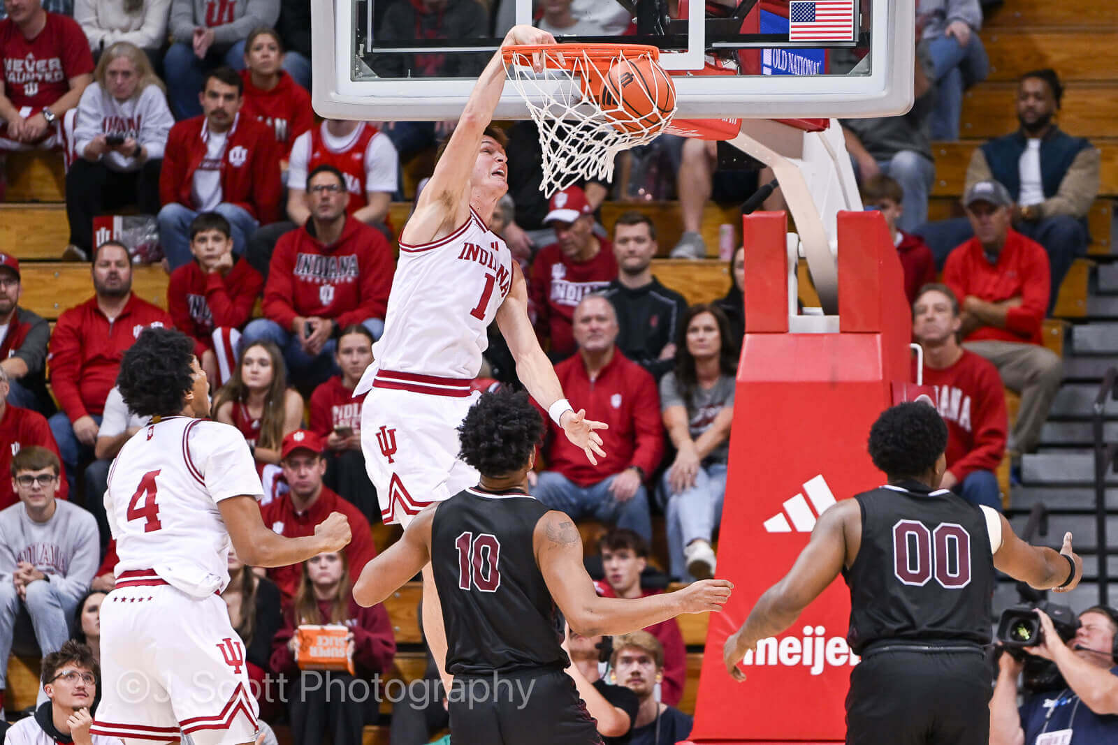 Photos of IU basketball's 98-51 win against Alabama A&M.