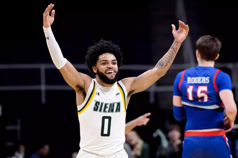 Siena guard Justice Shoats.