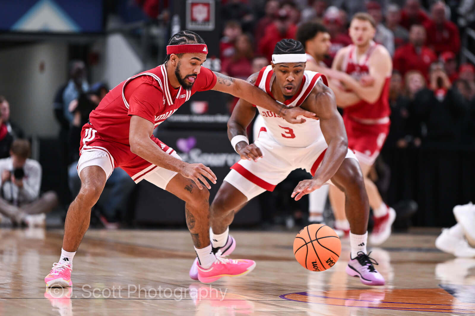 Photos of IU basketball's 87-78 loss to Louisville at Gainbridge Fieldhouse.