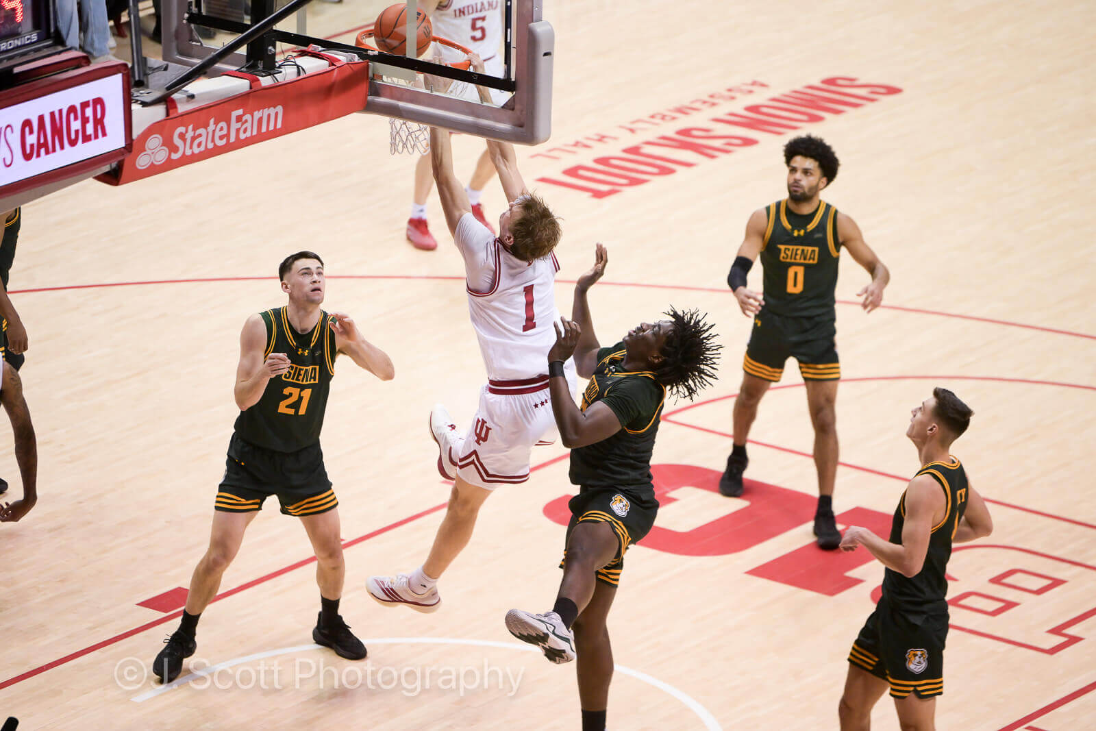 Photos from IU basketball's 81-60 win against Siena at Simon Skjodt Assembly Hall.