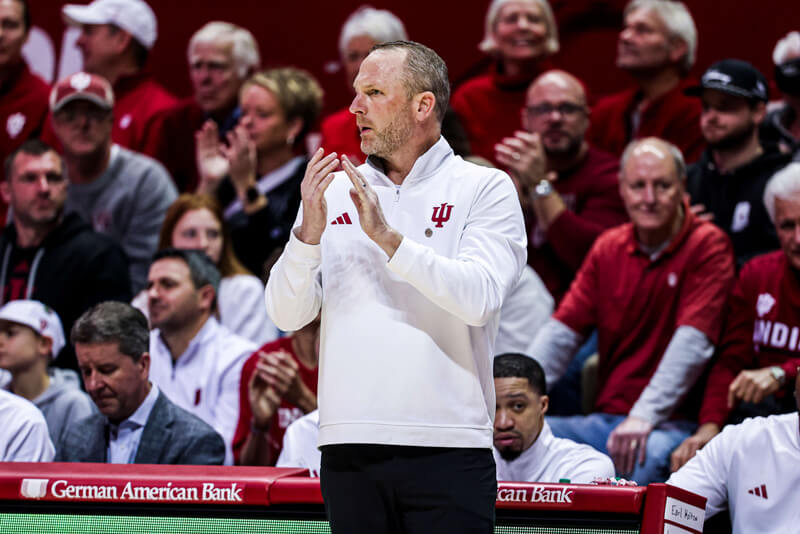 Darian DeVries on the sidelines during IU basketball's loss to Nebraska.