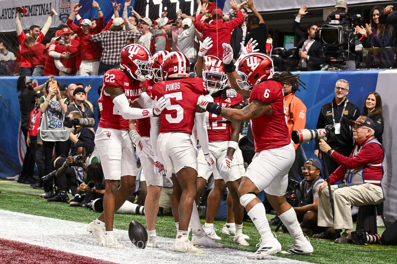 ATLANTA – Check out 81 photos by Jamie Owens from Indiana's 56-22 win against Oregon in the CFP semifinal at the Chick-fil-A Peach Bowl at Mercedes-Benz Stadium.