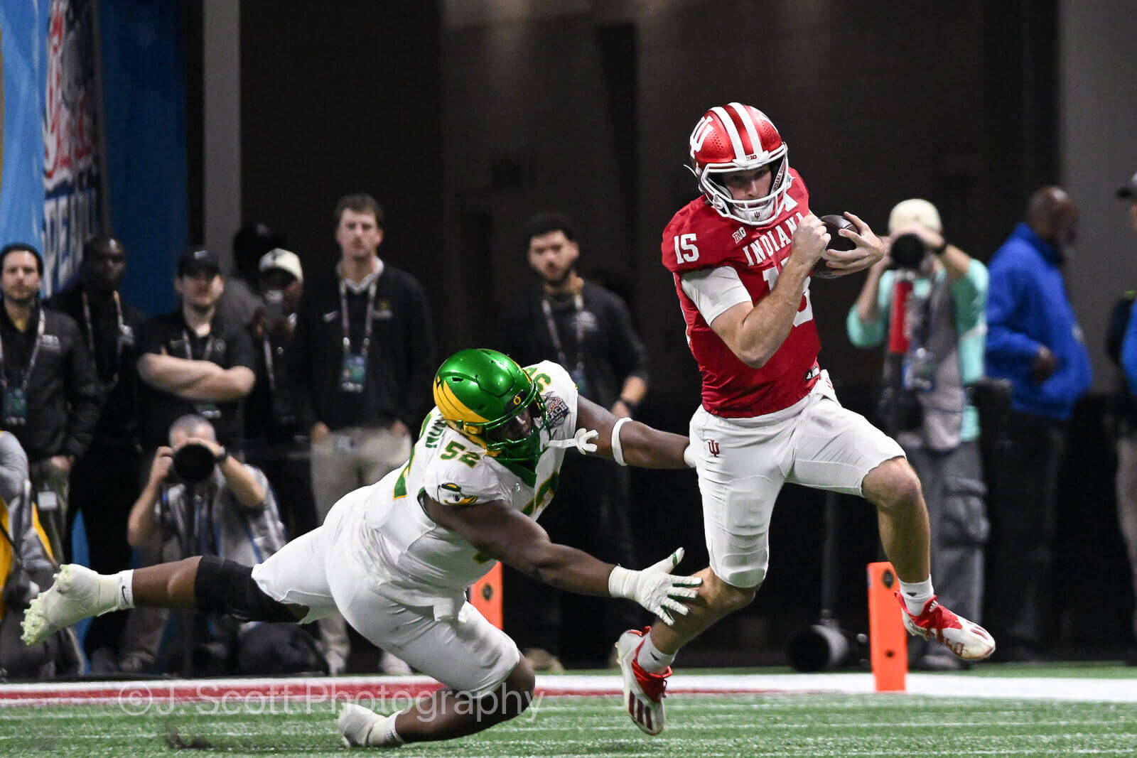 ATLANTA – Check out 81 photos by Jamie Owens from Indiana's 56-22 win against Oregon in the CFP semifinal at the Chick-fil-A Peach Bowl at Mercedes-Benz Stadium.