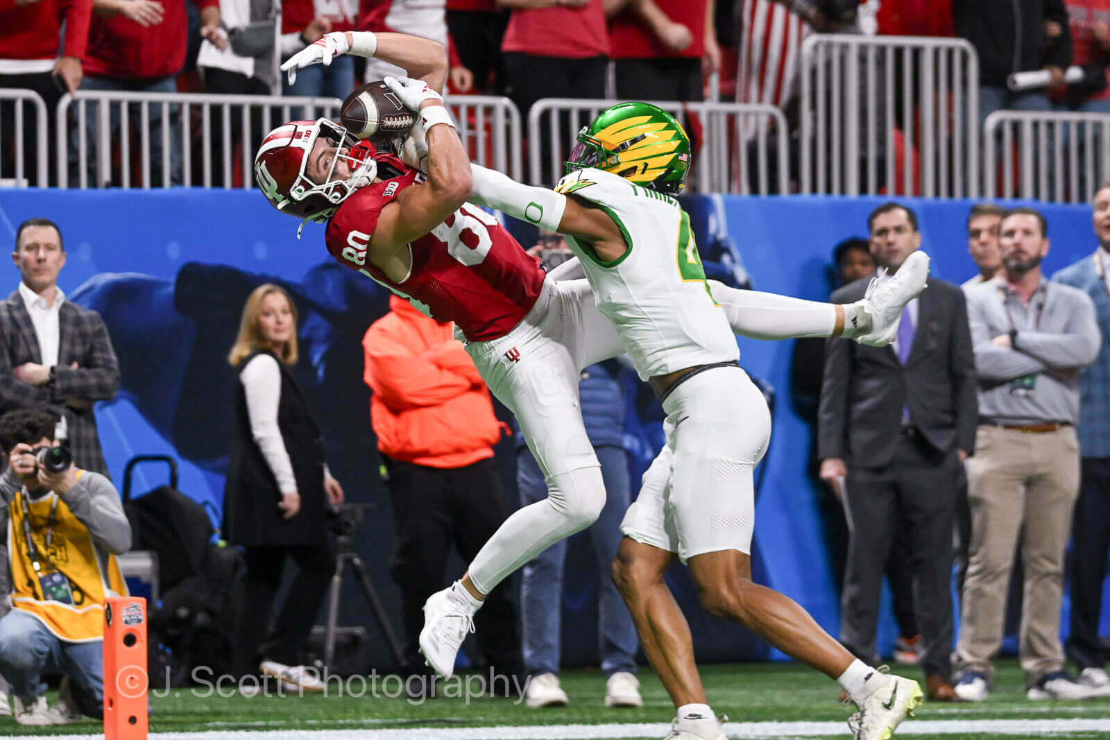 ATLANTA – Check out 81 photos by Jamie Owens from Indiana's 56-22 win against Oregon in the CFP semifinal at the Chick-fil-A Peach Bowl at Mercedes-Benz Stadium.