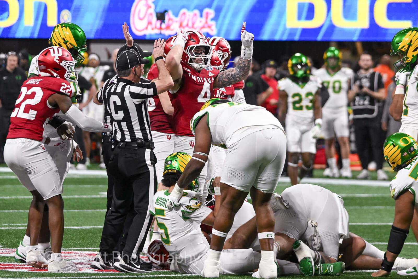 ATLANTA – Check out 81 photos by Jamie Owens from Indiana's 56-22 win against Oregon in the CFP semifinal at the Chick-fil-A Peach Bowl at Mercedes-Benz Stadium.