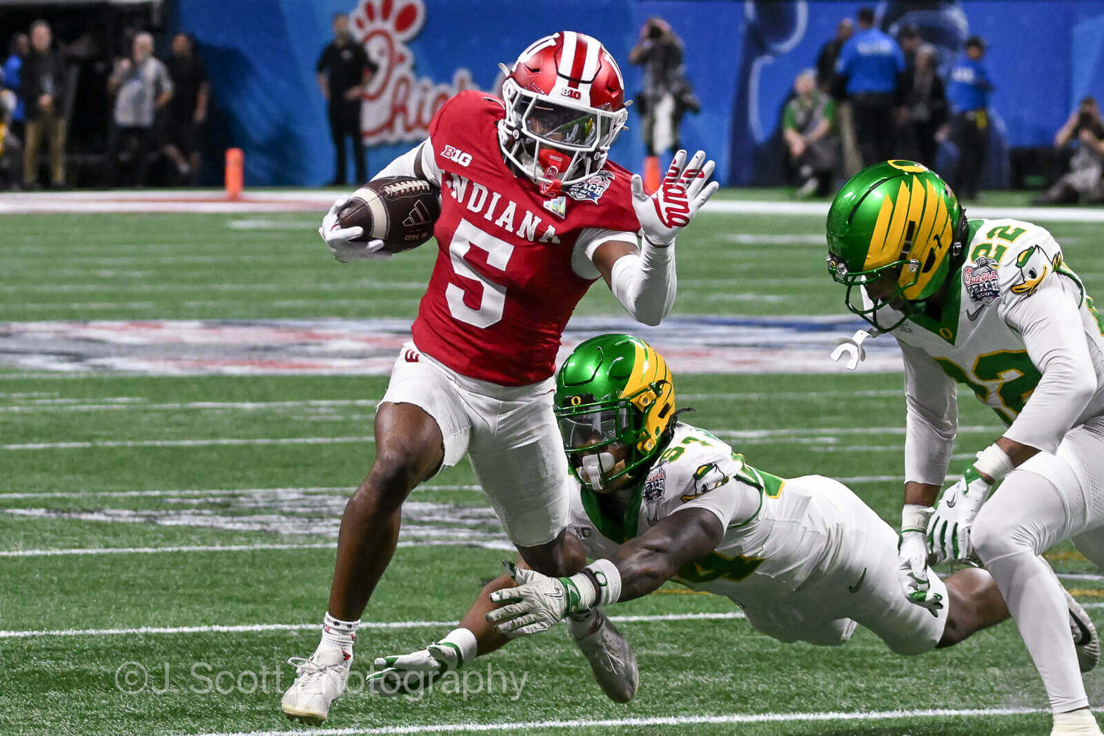 ATLANTA – Check out 81 photos by Jamie Owens from Indiana's 56-22 win against Oregon in the CFP semifinal at the Chick-fil-A Peach Bowl at Mercedes-Benz Stadium.