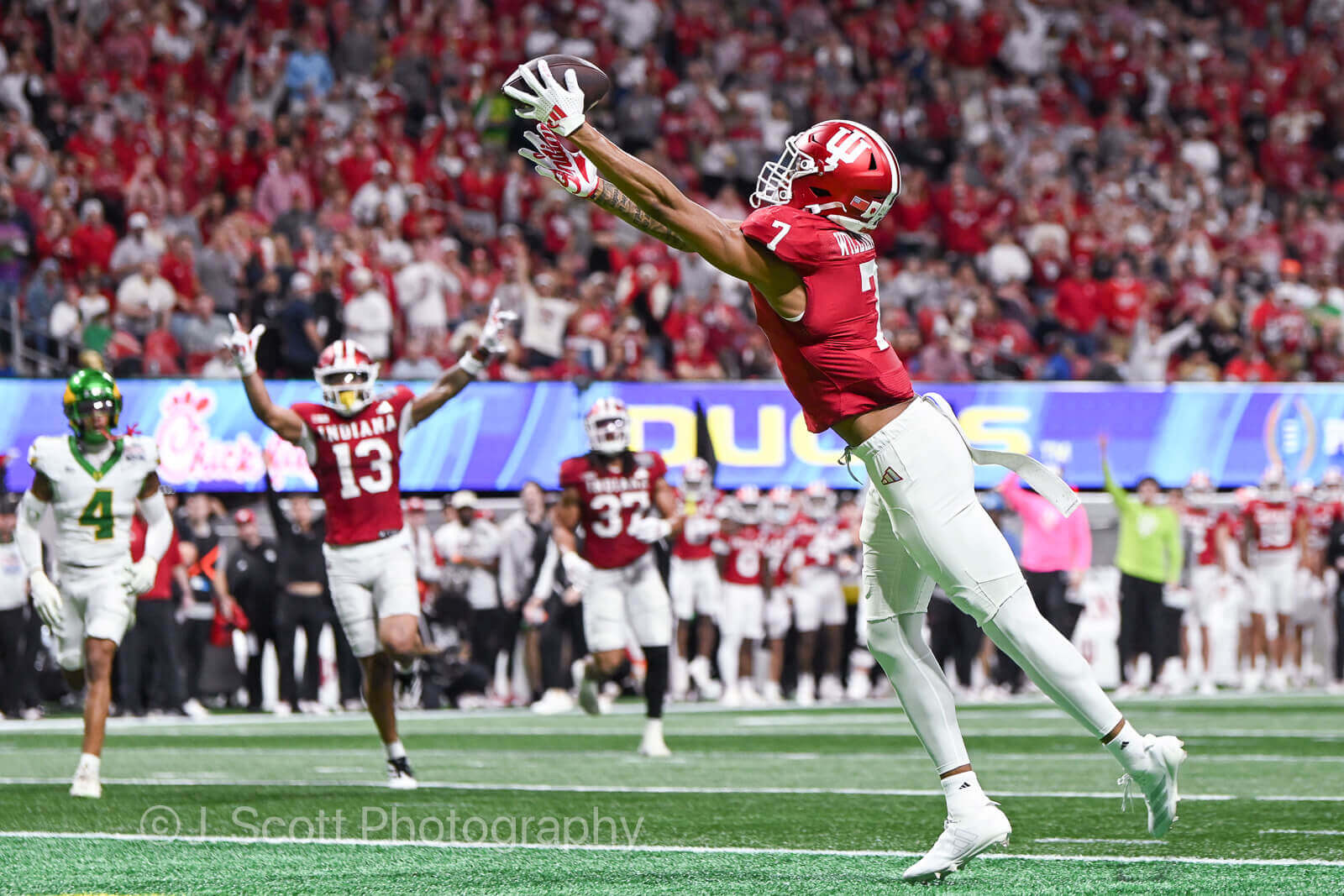 ATLANTA – Check out 81 photos by Jamie Owens from Indiana's 56-22 win against Oregon in the CFP semifinal at the Chick-fil-A Peach Bowl at Mercedes-Benz Stadium.
