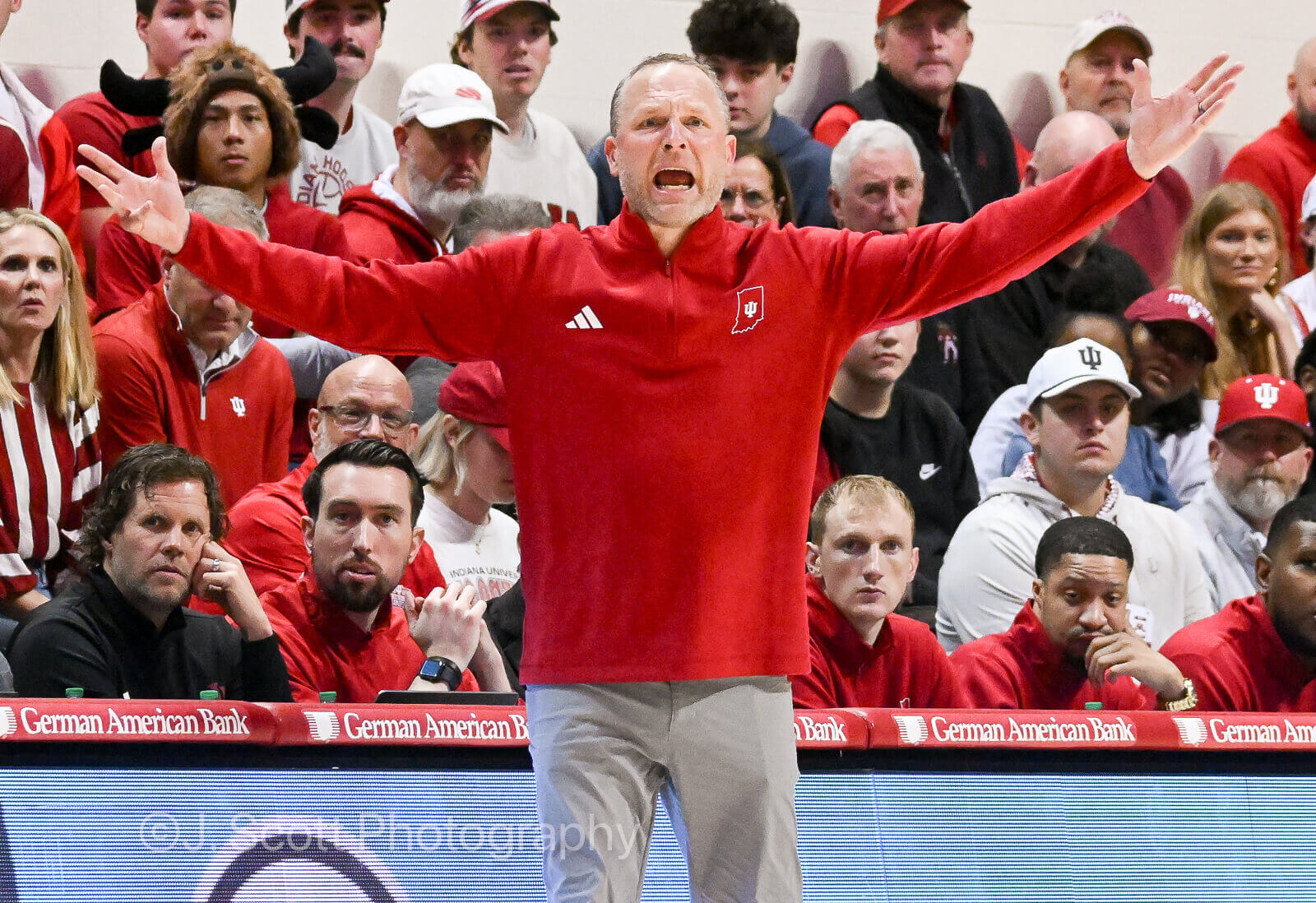 Photos from IU basketball's 77-47 win against Minnesota at Simon Skjodt Assembly Hall.