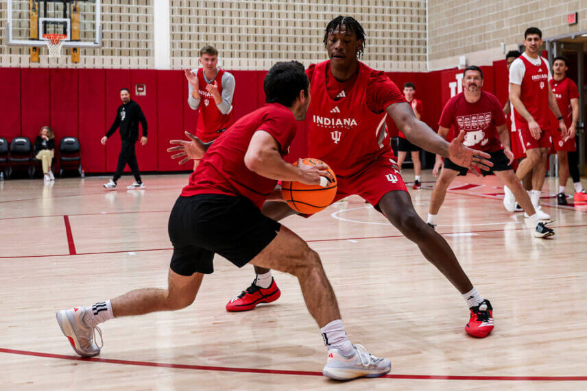 Aiden Sherrell guards the perimeter at an IU basketball practice.