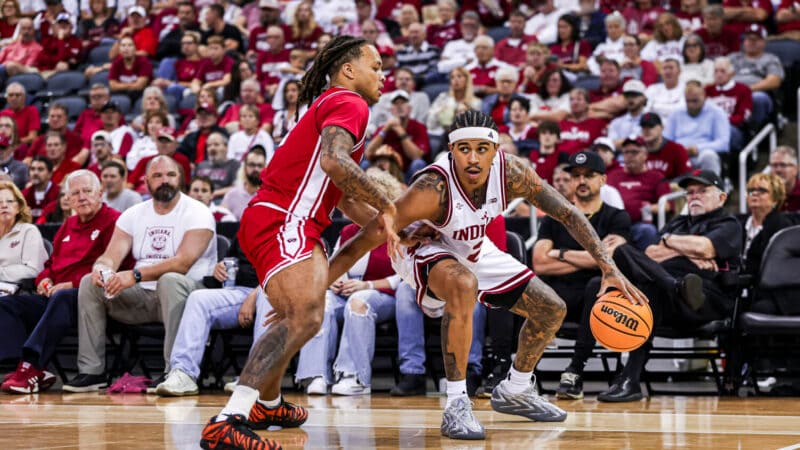 Bryce Lindsay handles the ball against Western Kentucky.