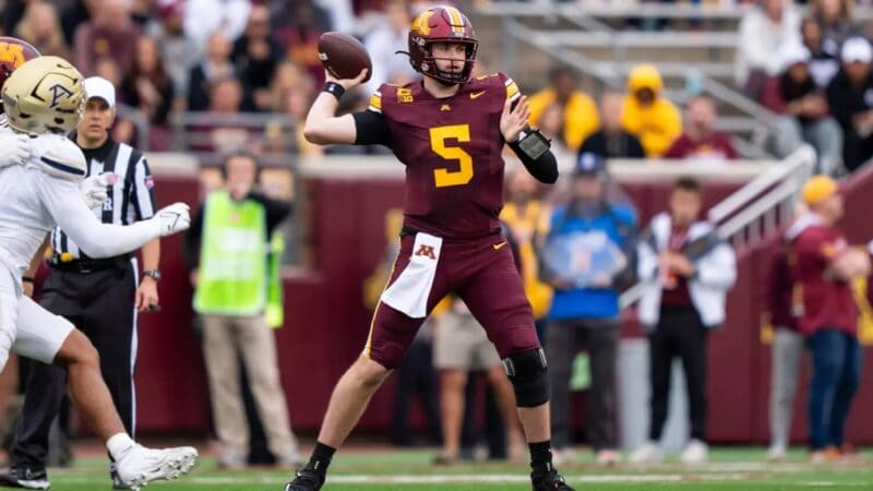 Minnesota quarterback Drake Lindsey.